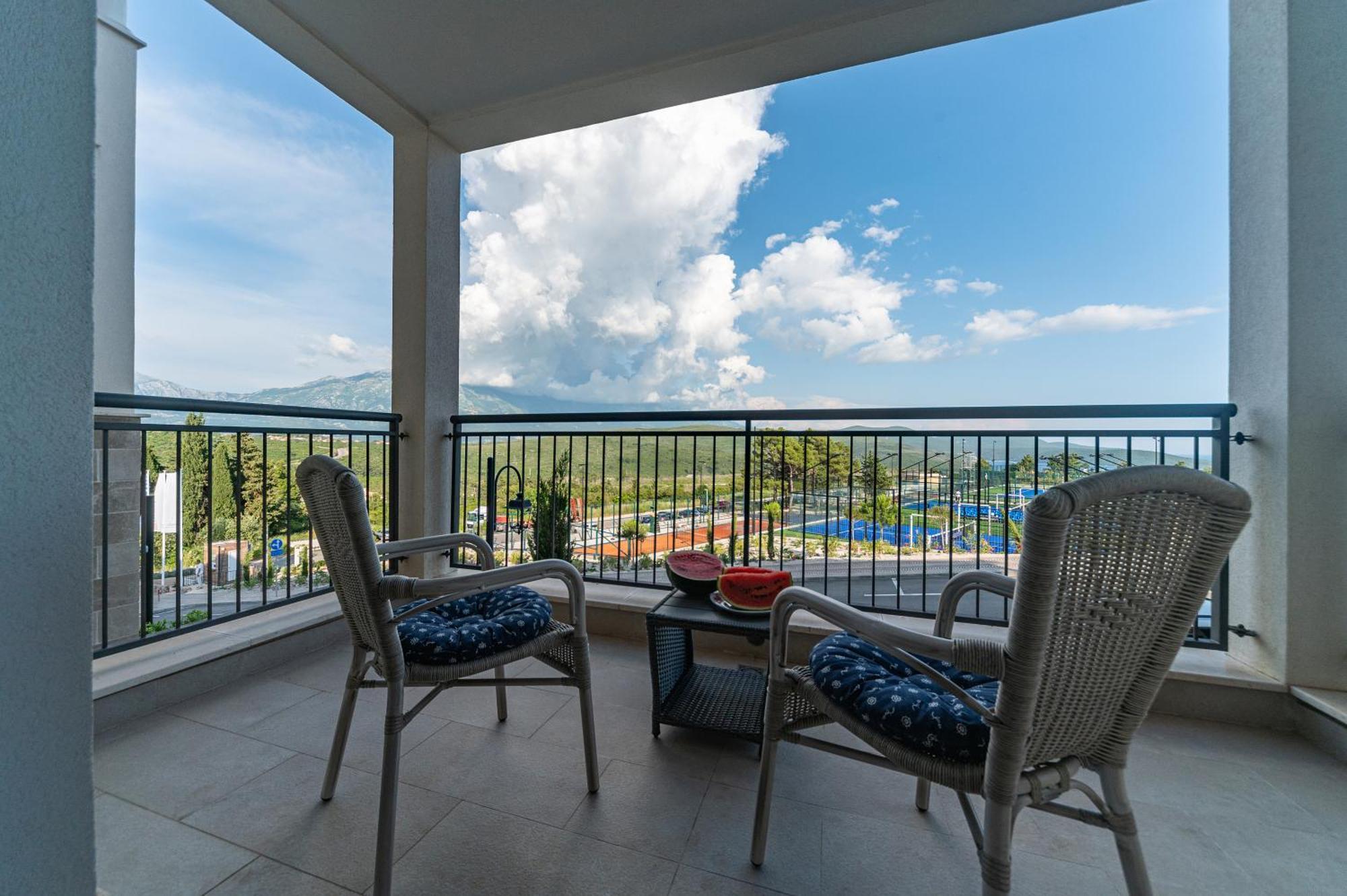 Lustica Apartments Central Tivat Luaran gambar