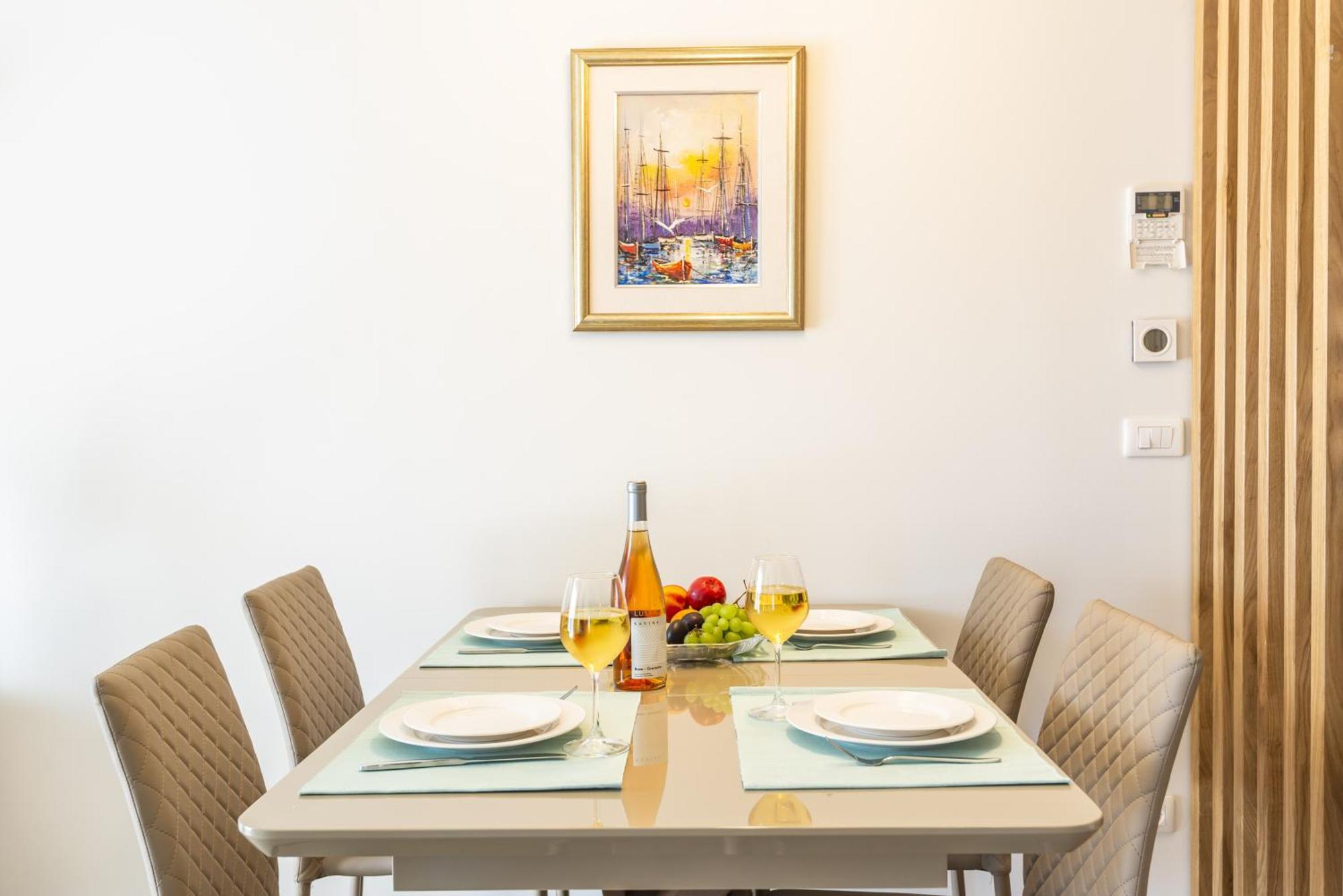 Lustica Apartments Central Tivat Bilik gambar
