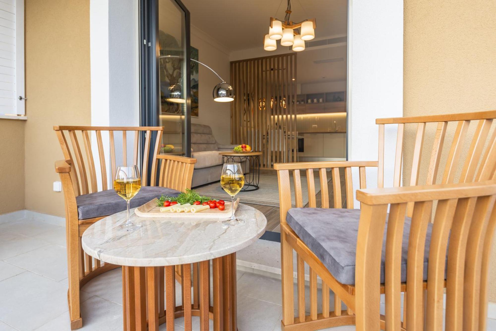 Lustica Apartments Central Tivat Bilik gambar